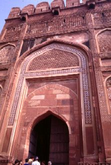 Delhi Gate Close 330.jpg (23003 bytes)
