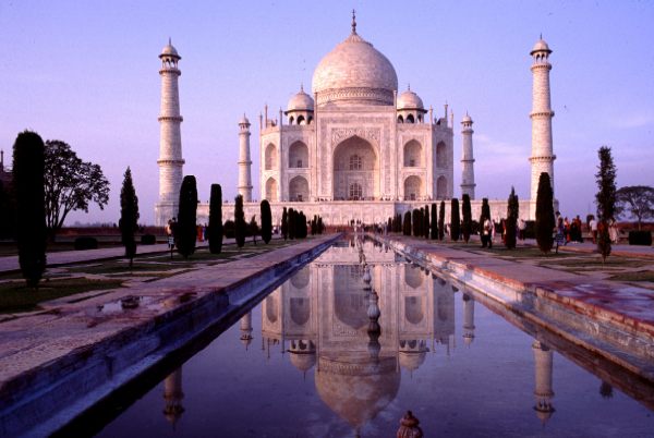 Taj Sunset 600.jpg (45937 bytes)